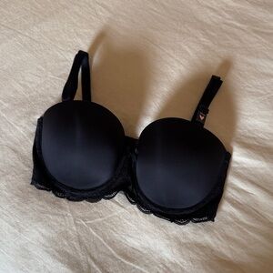 Victoria’s Secret Lace Trimmed Strapless Convertible Bra in Black